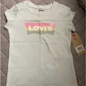Little girls Levi’s t-shirt size 4